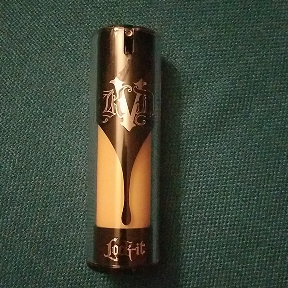 Kat Von D Locked-In Foundation